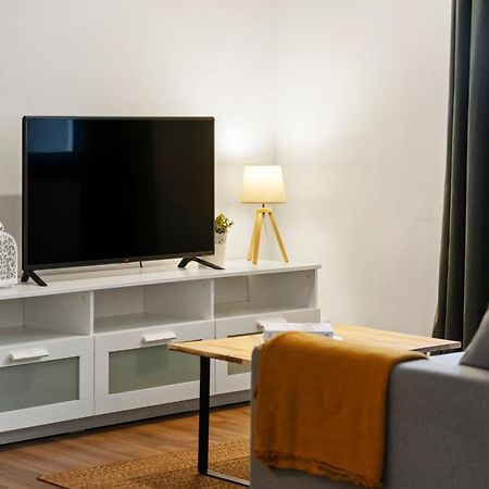 Lodging Apartments Liceu 11 Barcellona Esterno foto